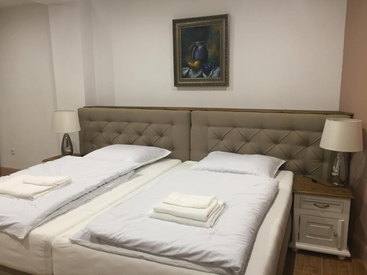 Hotel Galeria Pezinska Baba Pezinok Esterno foto